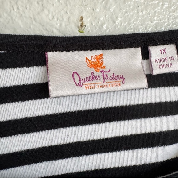🩵Quaker Factory 1X 3/4 Sleeve Women’s Top Black Striped Lobster Sequins - Picture 5 of 12
